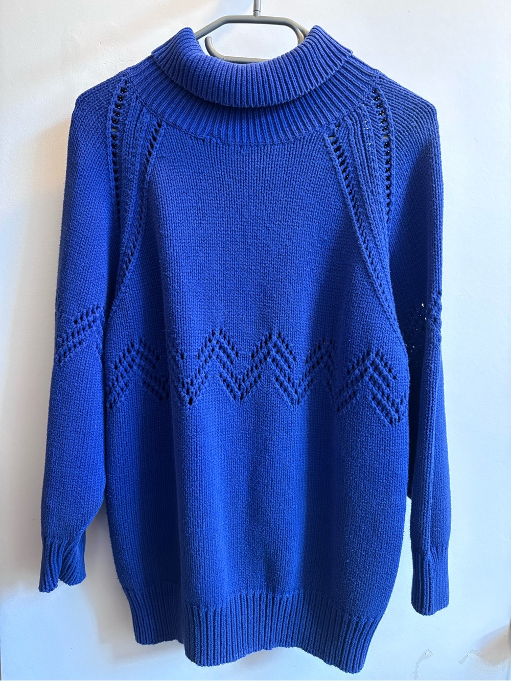 Vintage Women's Royal Blue Knit Turtleneck Sweater